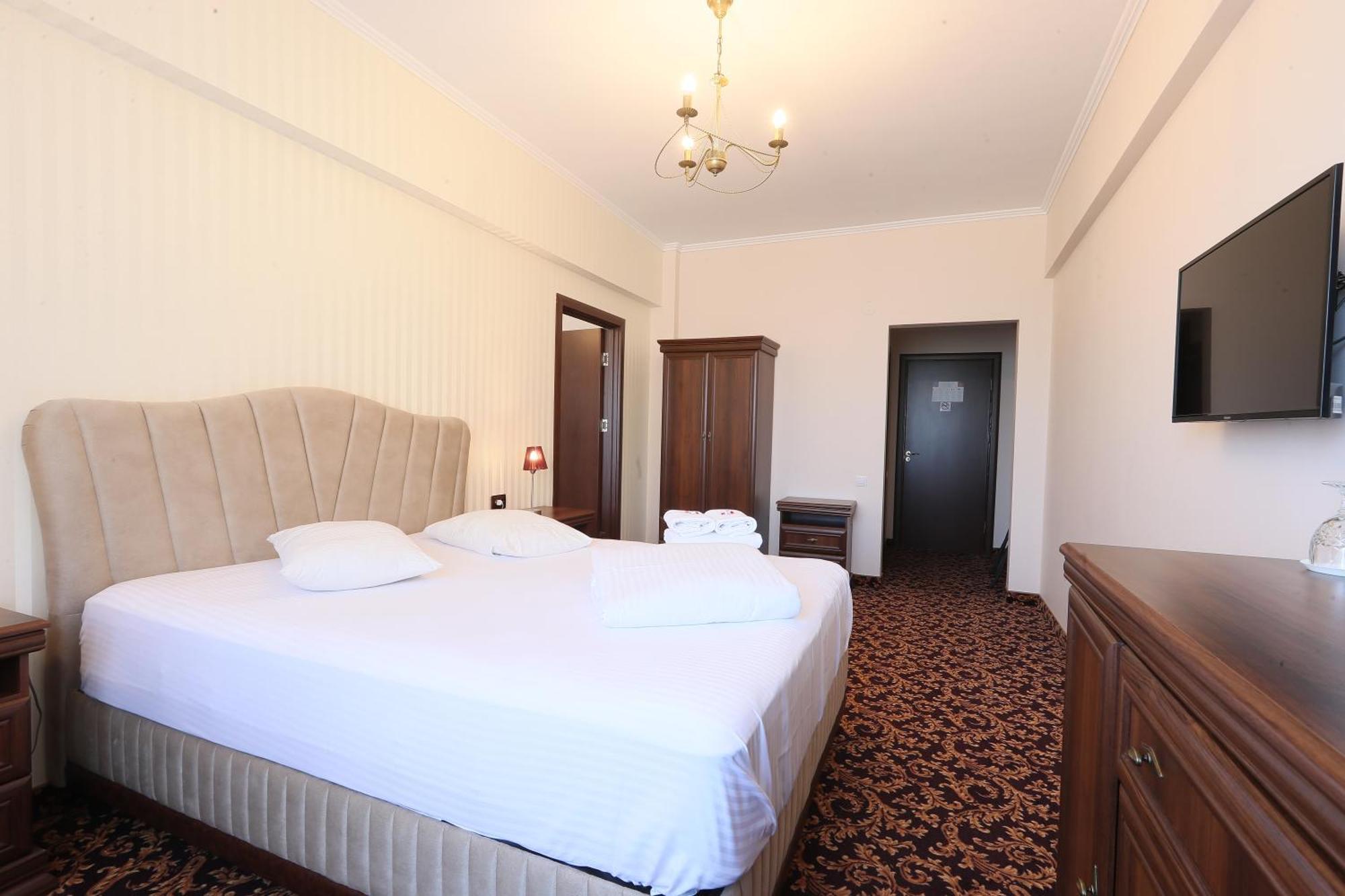 Hotel Impero Oradea Extérieur photo